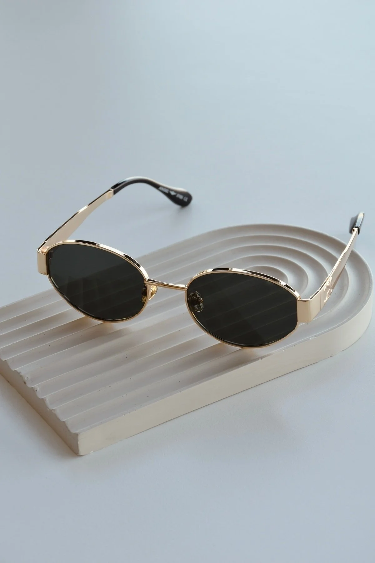 Alev 56 Ekartman Unisex Kadın Uv400 Korumalı Oval Gold Siyah NyIon Cam Metal Güneş Gözlüğü - Görsel 6