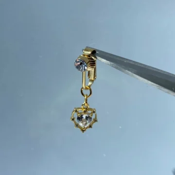 Çelik Göbek Piercing Mıknatıslı Deliksiz Kullanım Sıkıştırmalı Kalpli Model