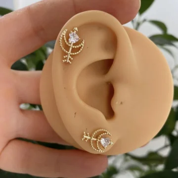 ÇELİK ZİRKON TAŞLI HELİX KIKIRDAK CONCH KULAK MEMESİ UYUMLU PİERCİNG KÜPE
