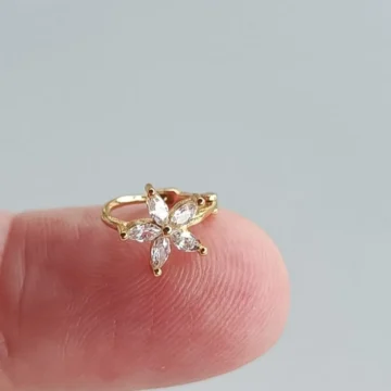 Cerrahi Çelik Zirkon Taşlı Altın Çiçek Halka Tragus Helix Conch Piercing