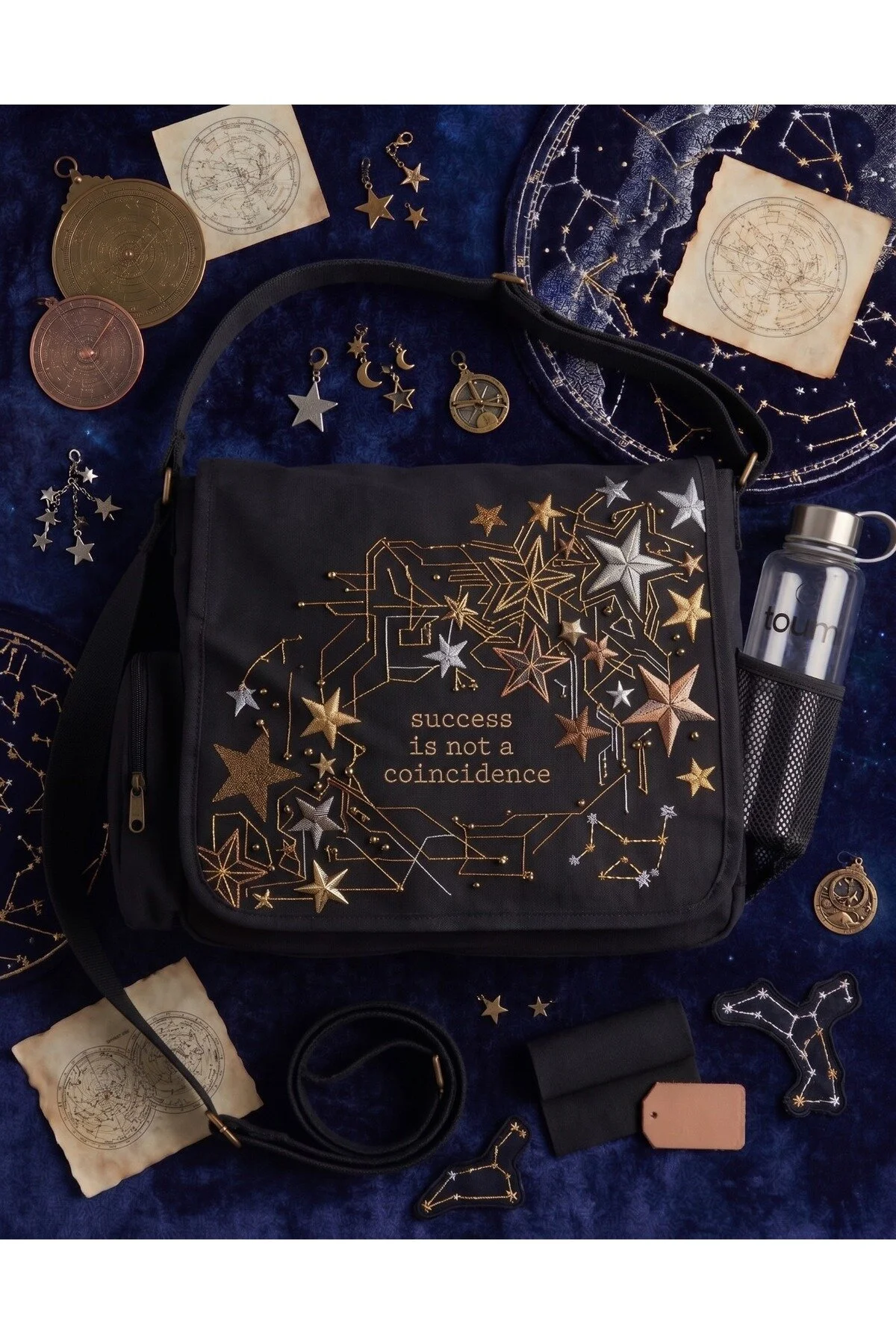 Dark Academia Theme Baskılı Unisex Postacı Çantası - Görsel 4