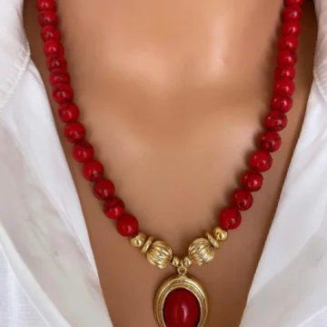 Doğal Taş Kırmızı Mercan Kolye Altın Kaplama Çerçeveli Özel Tasarım Kadın Kolye Anne Sevgili Hediye Kutulu