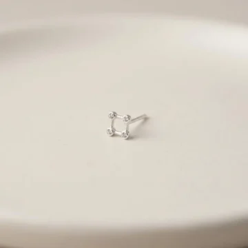 ✨ Zirkon Taşlı Minimal Tasarım Piercing
