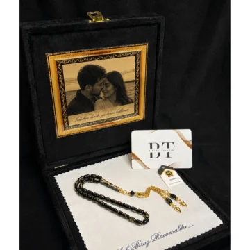 Golden Rosary Kişiye Özel Fotoğraflı Harf Eklemeli Kadife Kutulu Bilek Boy Tesbih Seti