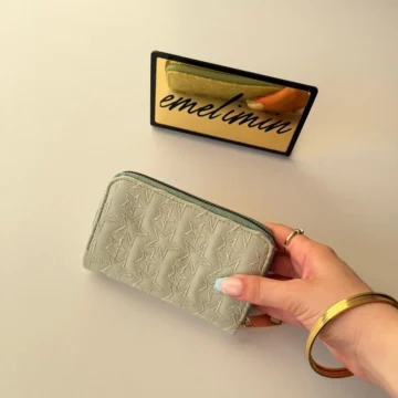Kadın Gümüş Silver Yıldız Nakışlı Kapitone Fermuarlı Cüzdan Kartlık