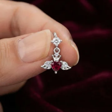 Kararmaz Çelik Zirkon Taşlı Karışık Figürlü Vidalı Labret Tragus ve Helix Kıkırdak Küpesi