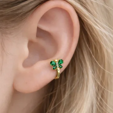 Kelebekli Figürlü Halka Piercing 10 mm – Zirkon Taşlı Helix & Kıkırdak Piercing, Minimal Gold