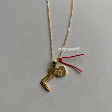 Kovboy Çizme Charmlı Gold Kaplama Kadın Kolye