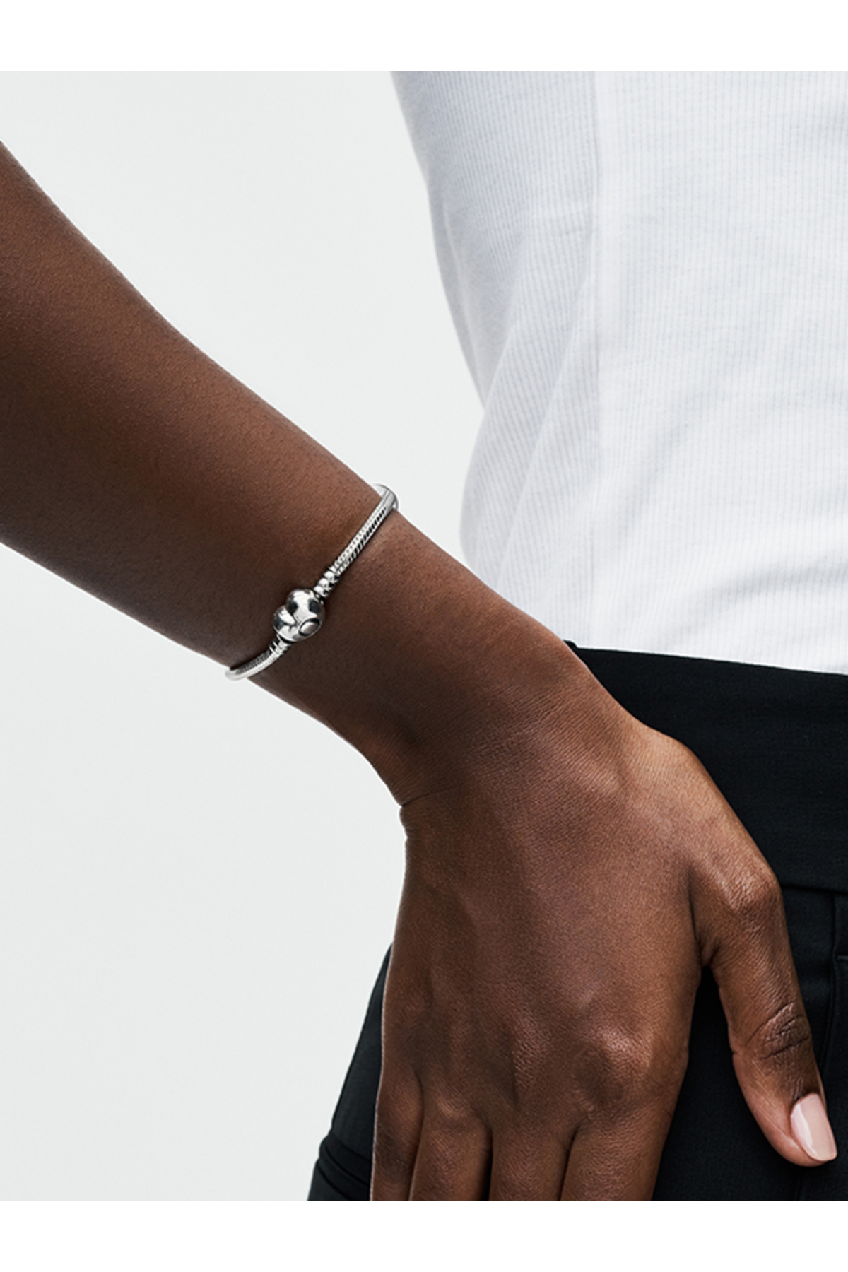 Pandora Moments Kalp Klipsli 925 Ayar Gümüş Yılan Zinciri Bileklik Charm Uyumlu