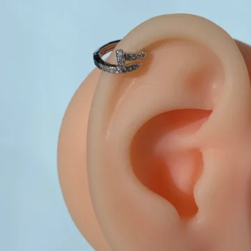 Piercing Halka Çivi Model Helix Tragus Kıkırdak Zirkon Taşlı 8 mm
