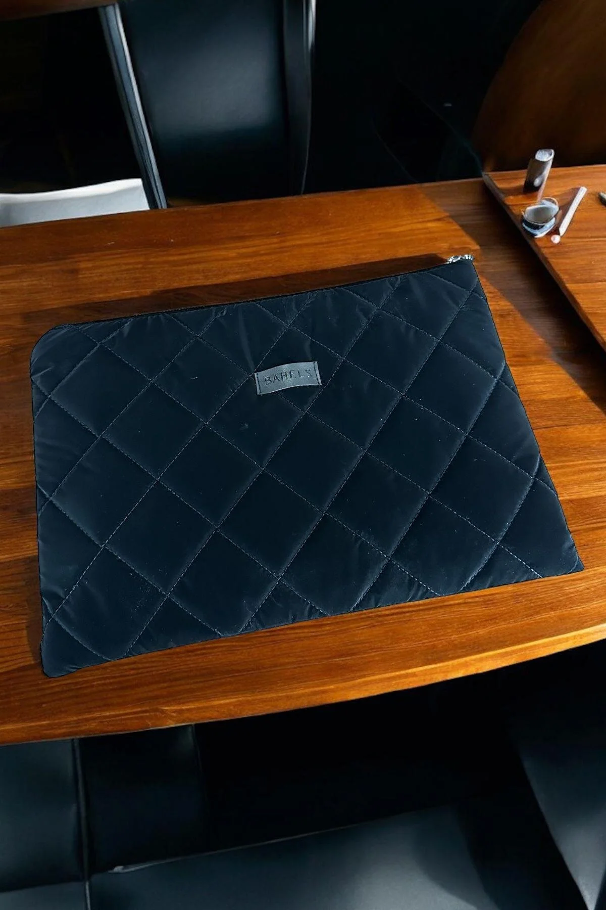 Siyah Pofuduk Kapitone Laptop Tablet Kılıfı 13-14 inç & Portföy Çanta - Görsel 2