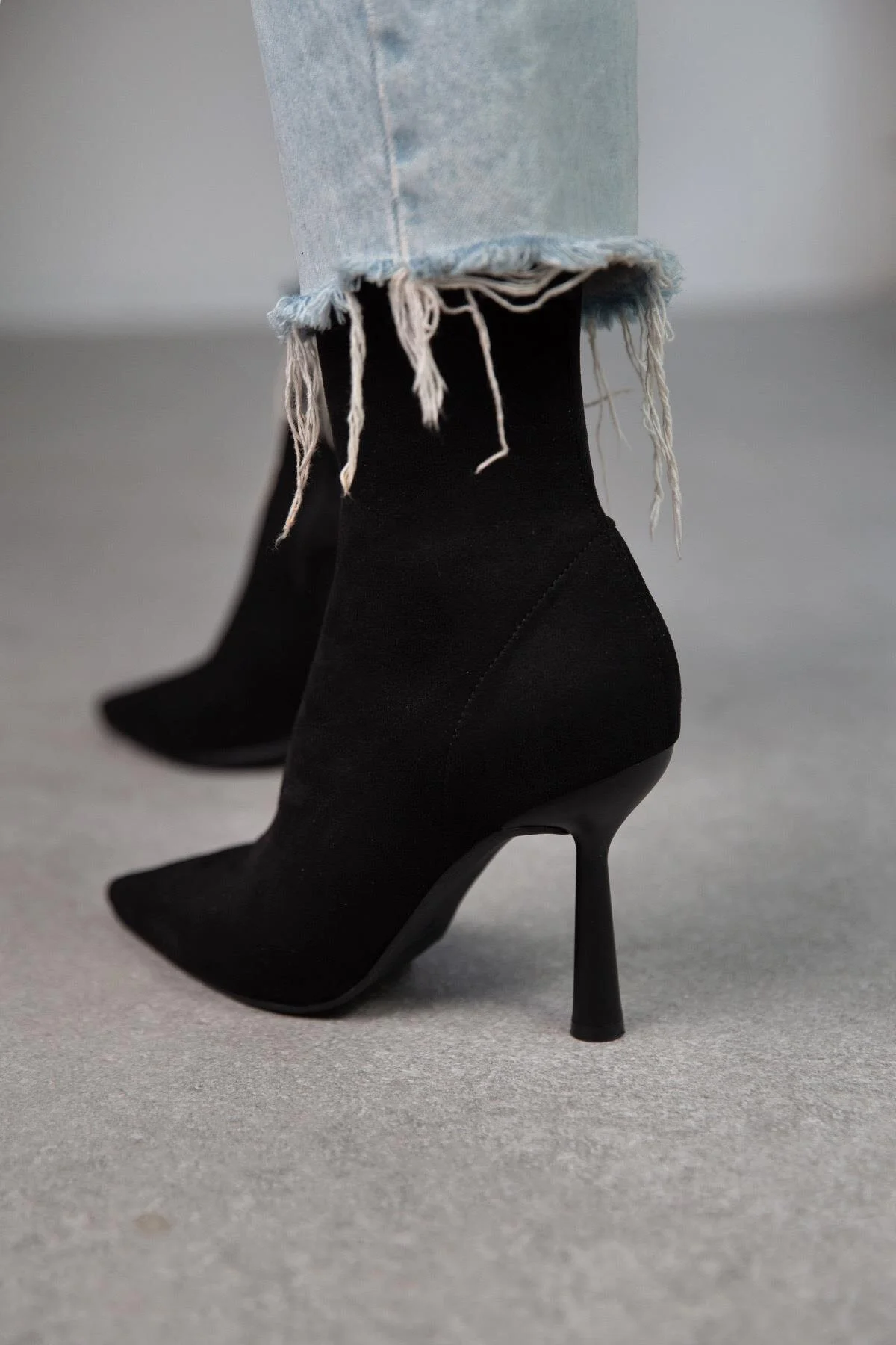Siyah Süet Streç Bot Kadın İnce Stiletto Topuk Yandan Fermuarlı Rahat Günlük 9 Cm Topuklu Bot - Görsel 7