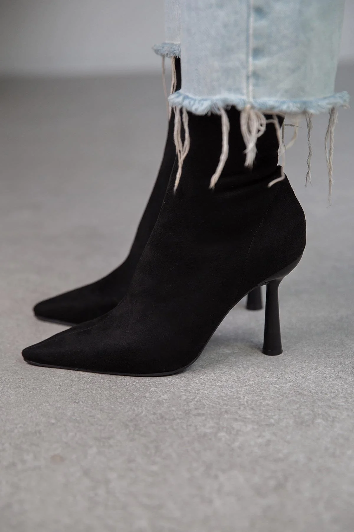 Siyah Süet Streç Bot Kadın İnce Stiletto Topuk Yandan Fermuarlı Rahat Günlük 9 Cm Topuklu Bot - Görsel 8