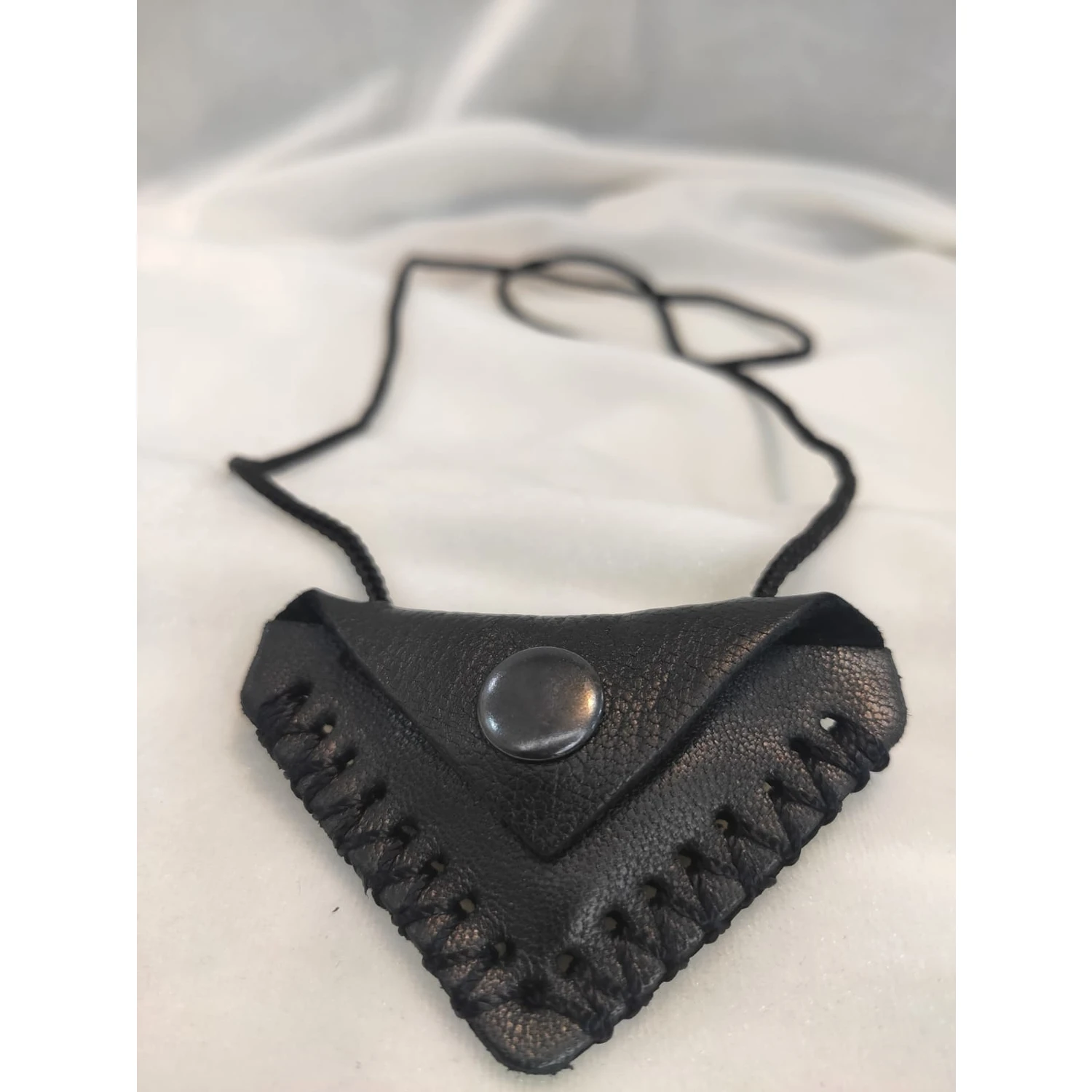 Üçgen Orta Boy Cevşen/Muska Siyah Deri 60 cm Unisex Kullanıma Uygun Türk Osmanlı