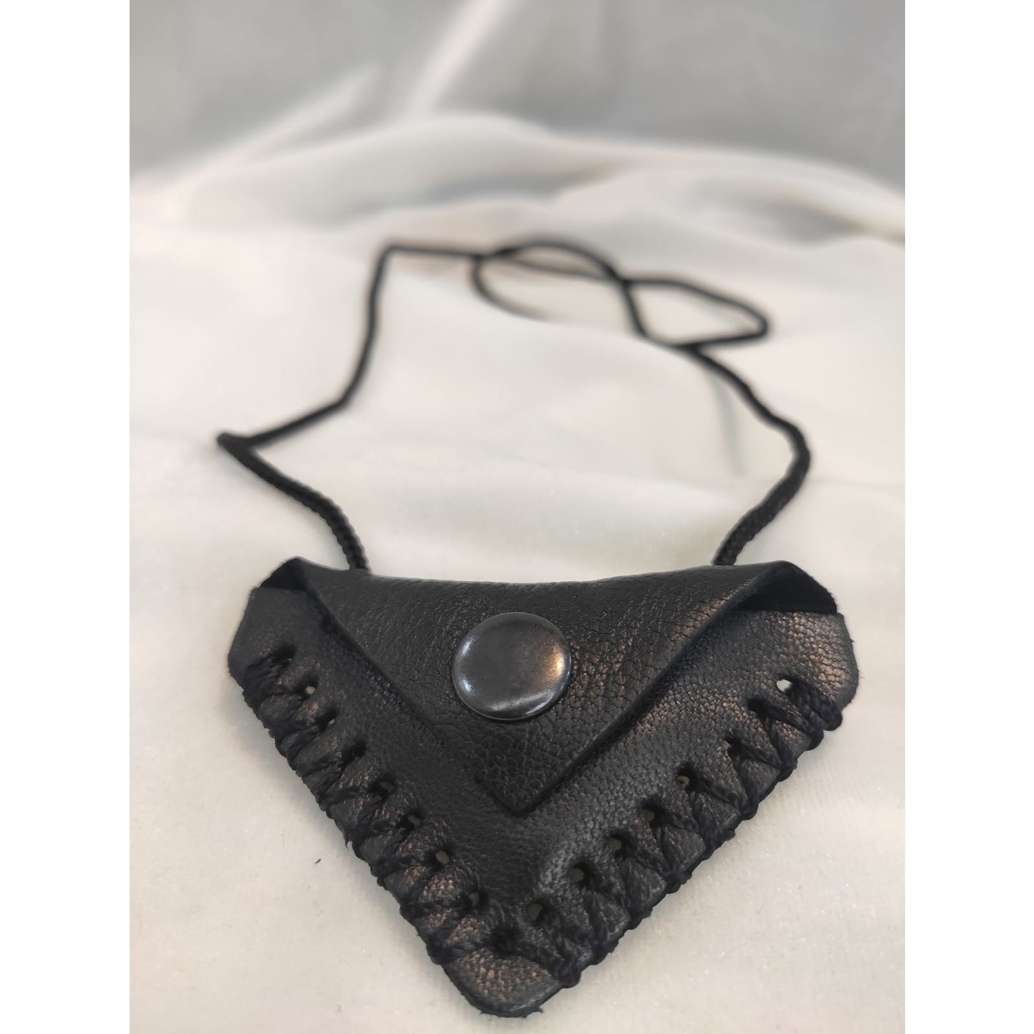 Üçgen Orta Boy Cevşen/Muska Siyah Deri 60 cm Unisex Kullanıma Uygun Türk Osmanlı - Görsel 4